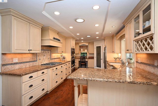 319 Pearl Dr, Livermore, CA 94550