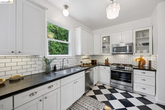 1357 E 25th ST, Oakland, CA 94606