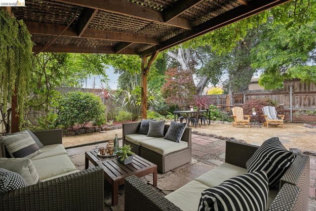 1357 E 25th ST, Oakland, CA 94606