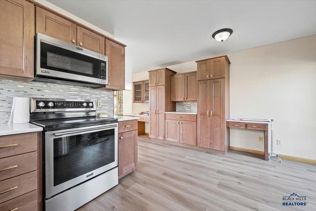 330 FAIRWAY DR, Spearfish, SD 57783