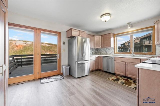 330 FAIRWAY DR, Spearfish, SD 57783