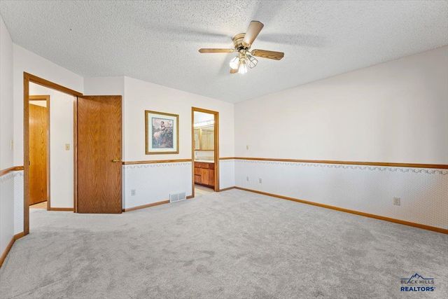 330 FAIRWAY DR, Spearfish, SD 57783