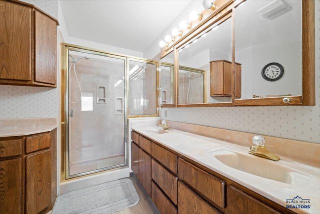 330 FAIRWAY DR, Spearfish, SD 57783