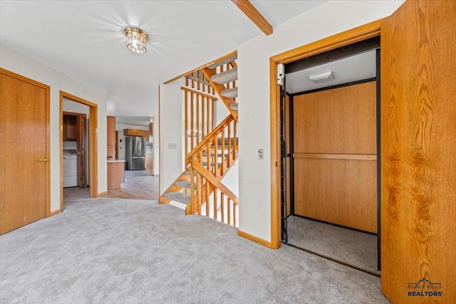 330 FAIRWAY DR, Spearfish, SD 57783