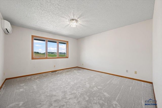 330 FAIRWAY DR, Spearfish, SD 57783