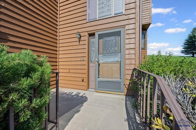 330 FAIRWAY DR, Spearfish, SD 57783