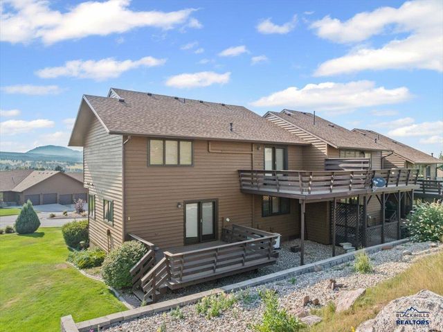330 FAIRWAY DR, Spearfish, SD 57783