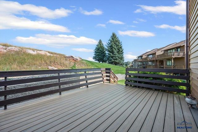 330 FAIRWAY DR, Spearfish, SD 57783
