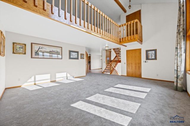 330 FAIRWAY DR, Spearfish, SD 57783