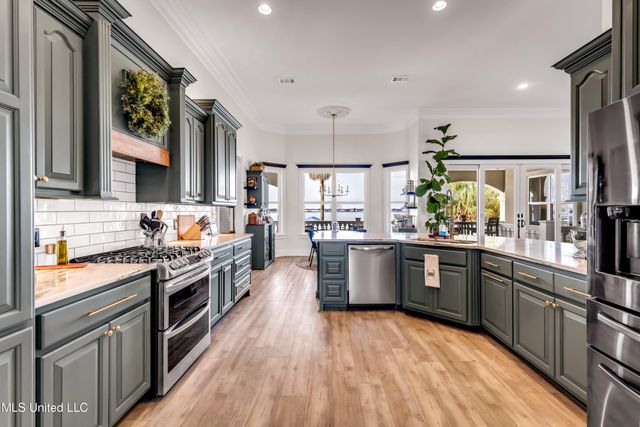 15621 Rue Dauphine Circle, Biloxi, MS 39532