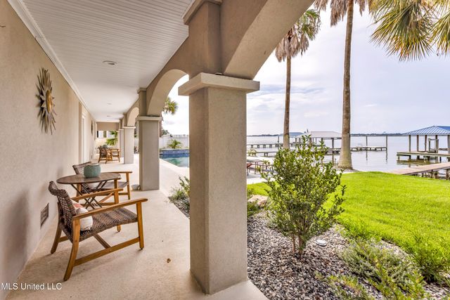 15621 Rue Dauphine Circle, Biloxi, MS 39532