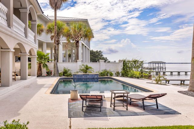 15621 Rue Dauphine Circle, Biloxi, MS 39532