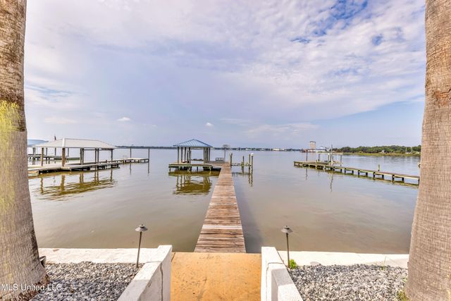 15621 Rue Dauphine Circle, Biloxi, MS 39532