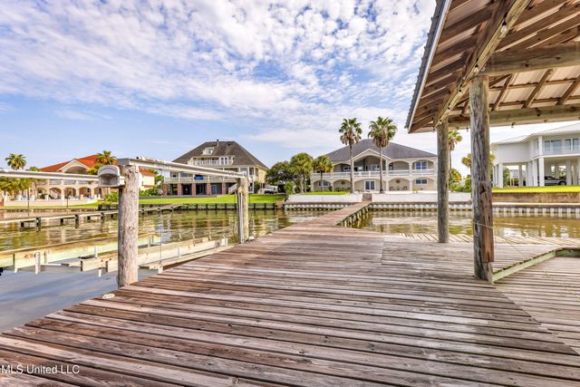 15621 Rue Dauphine Circle, Biloxi, MS 39532