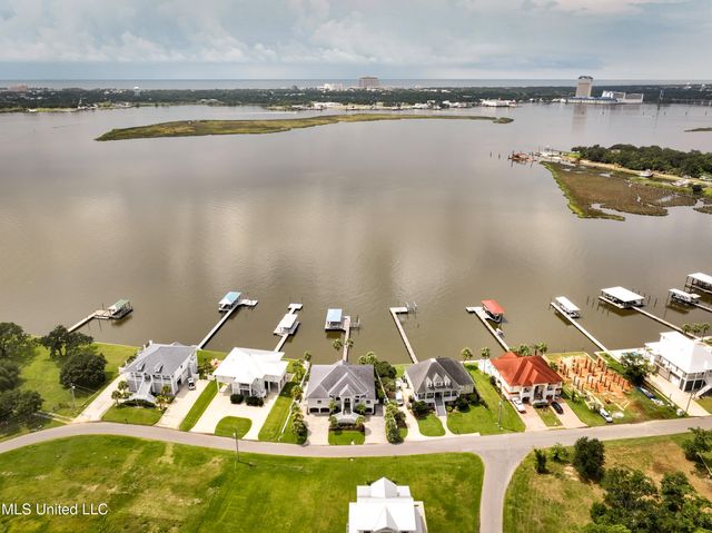 15621 Rue Dauphine Circle, Biloxi, MS 39532