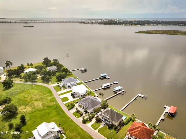 15621 Rue Dauphine Circle, Biloxi, MS 39532
