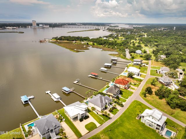 15621 Rue Dauphine Circle, Biloxi, MS 39532