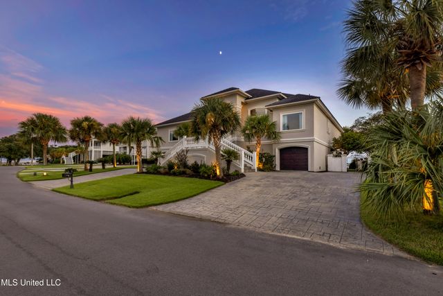 15621 Rue Dauphine Circle, Biloxi, MS 39532