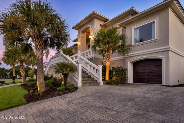 15621 Rue Dauphine Circle, Biloxi, MS 39532
