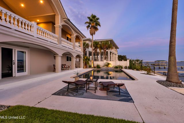 15621 Rue Dauphine Circle, Biloxi, MS 39532