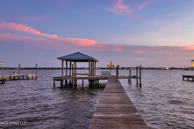 15621 Rue Dauphine Circle, Biloxi, MS 39532