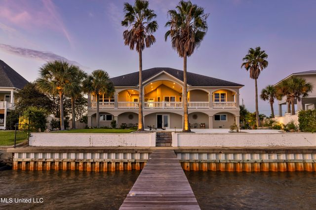 15621 Rue Dauphine Circle, Biloxi, MS 39532