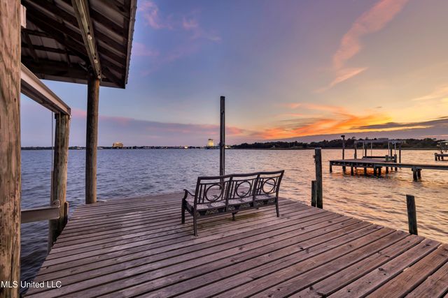 15621 Rue Dauphine Circle, Biloxi, MS 39532