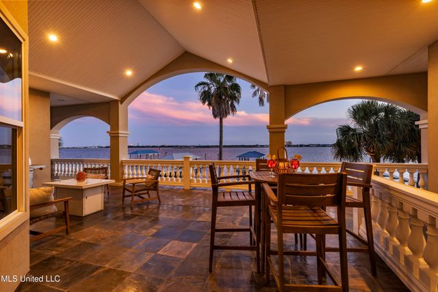 15621 Rue Dauphine Circle, Biloxi, MS 39532