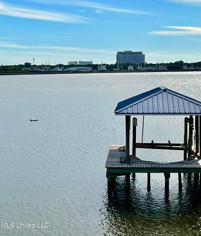 15621 Rue Dauphine Circle, Biloxi, MS 39532