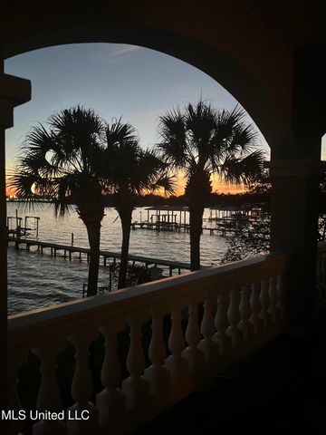 15621 Rue Dauphine Circle, Biloxi, MS 39532