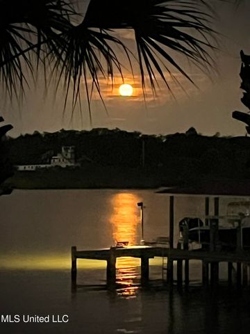 15621 Rue Dauphine Circle, Biloxi, MS 39532