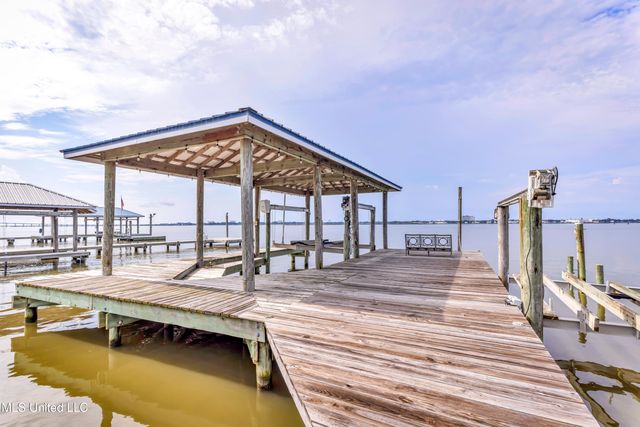 15621 Rue Dauphine Circle, Biloxi, MS 39532