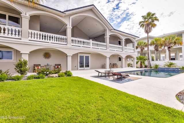 15621 Rue Dauphine Circle, Biloxi, MS 39532