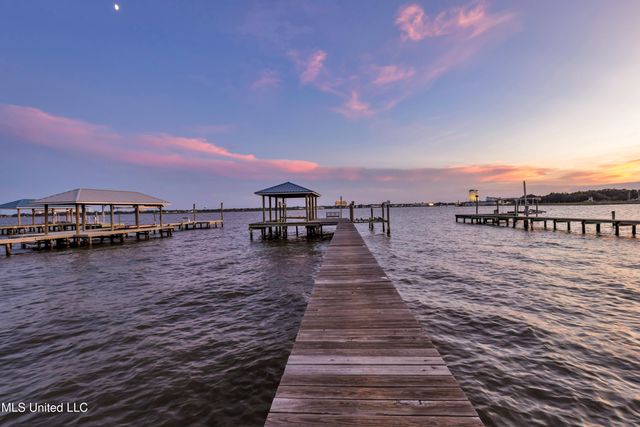 15621 Rue Dauphine Circle, Biloxi, MS 39532