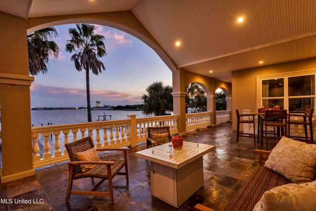 15621 Rue Dauphine Circle, Biloxi, MS 39532