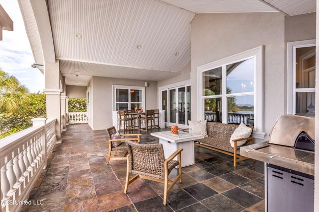 15621 Rue Dauphine Circle, Biloxi, MS 39532