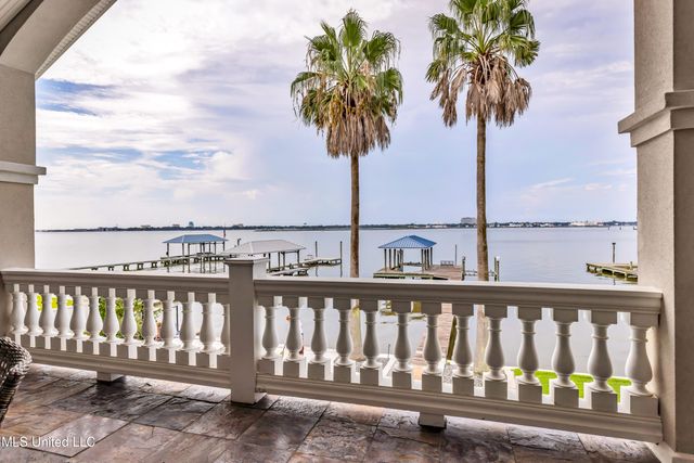 15621 Rue Dauphine Circle, Biloxi, MS 39532