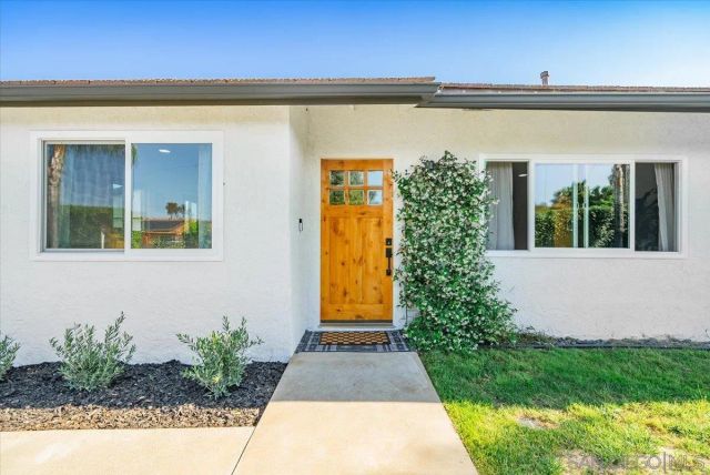 1015 Gamble Ln, Escondido, CA 92029