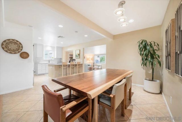 1015 Gamble Ln, Escondido, CA 92029