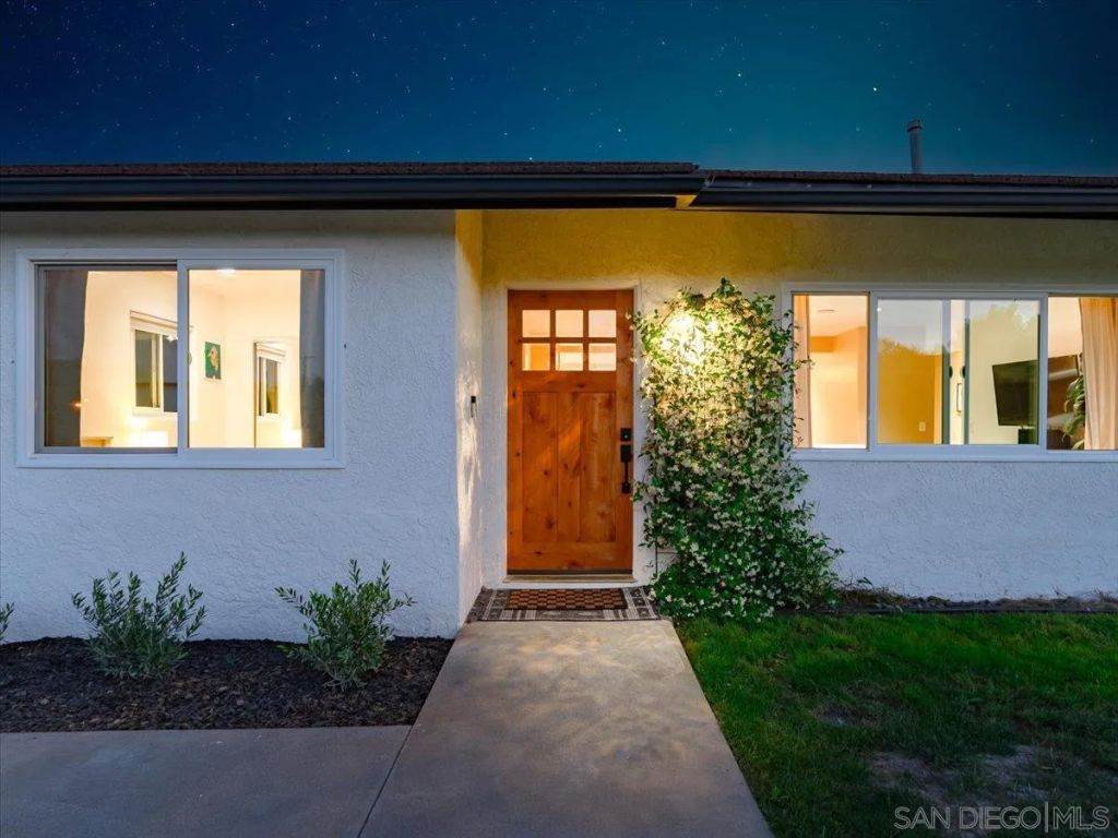 1015 Gamble Ln, Escondido, CA 92029