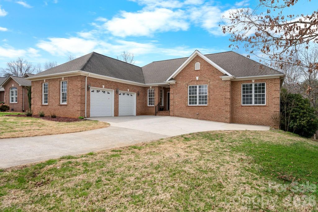 215 Browning Drive, Taylorsville, NC 28681