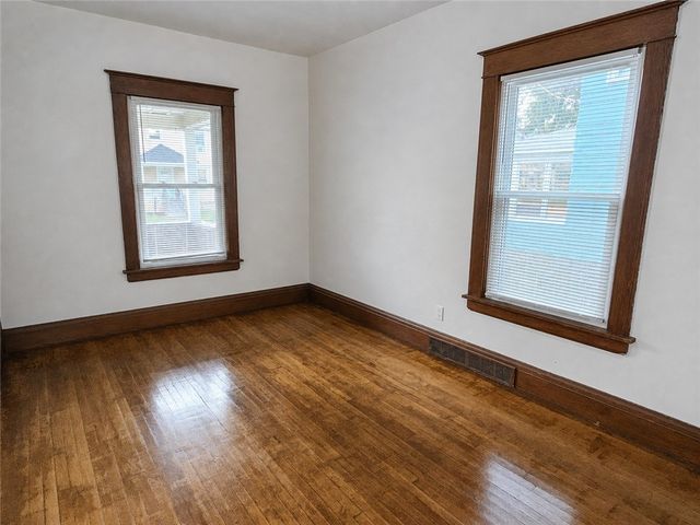 52 Winterroth, Rochester, NY 14609