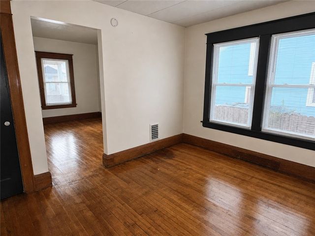 52 Winterroth, Rochester, NY 14609