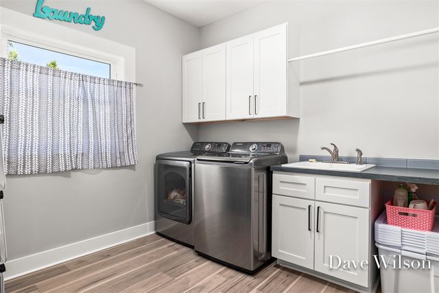 6699 Summer Meadows Drive, Rockford, MI 49341