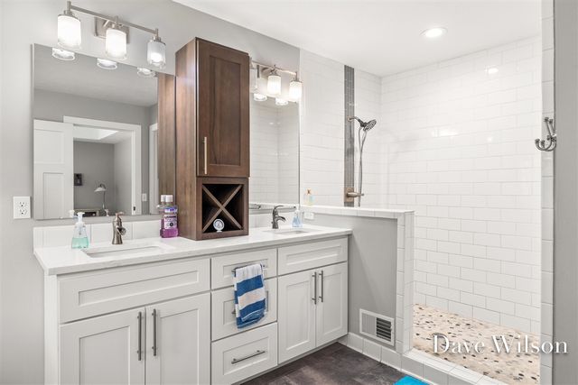 6699 Summer Meadows Drive, Rockford, MI 49341