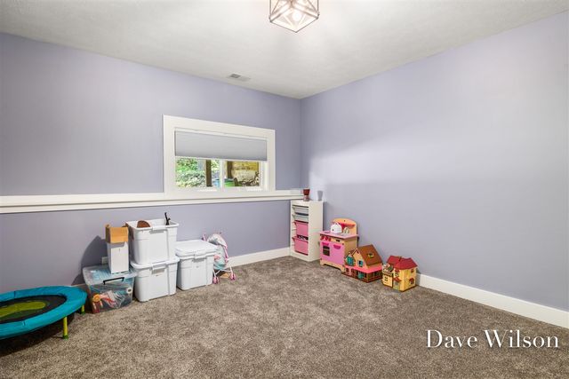 6699 Summer Meadows Drive, Rockford, MI 49341