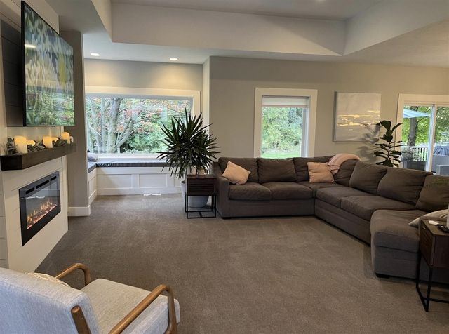 6699 Summer Meadows Drive, Rockford, MI 49341