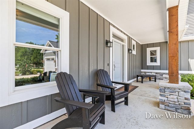 6699 Summer Meadows Drive, Rockford, MI 49341