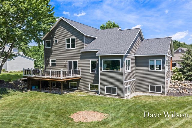 6699 Summer Meadows Drive, Rockford, MI 49341