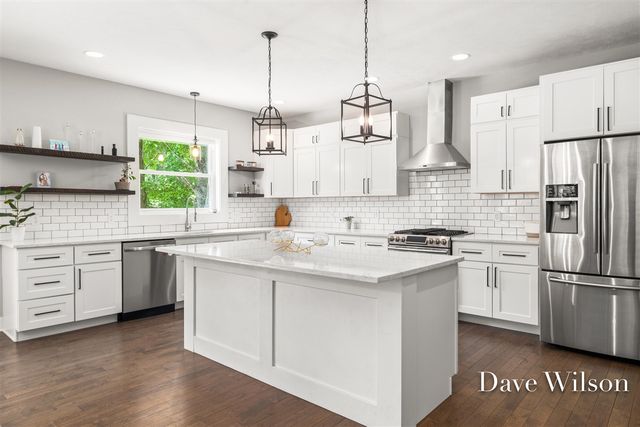 6699 Summer Meadows Drive, Rockford, MI 49341